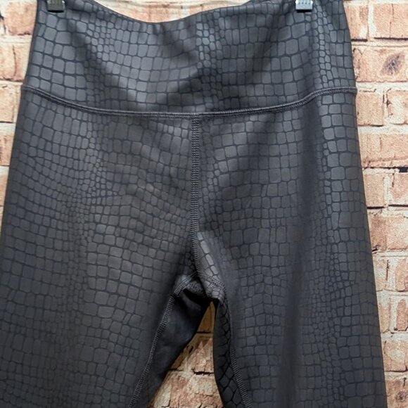 Gray Marika Textured Leggings Size Med - Picture 2 of 11